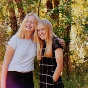 Meet your Posher, Ella